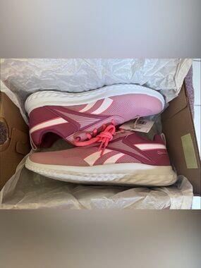 Reebok Rush Runner 5 Girls’ Sneakers Size 4Y Pink/White New With Tags